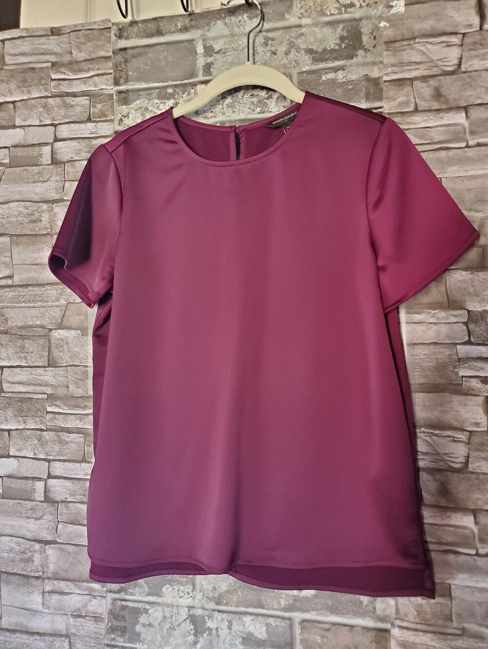 Banana Republic Short-Sleeve Blouse Plum Satin Career Office Preppy NWT Size XS